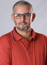 Retrato de LEIRIVAL ARRAIS O BARBA AZUL