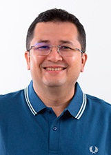 Retrato de FLÁVIO AMORIM
