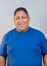 Retrato de CHARLES MENDES