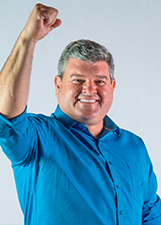 Retrato de LEONARDO FARIAS