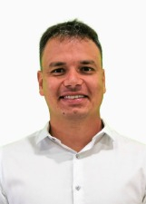 Retrato de LEO DO NEDIR