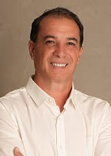 Retrato de ADEILTON MAGALHÃES
