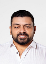 Retrato de HUGO  MACHADO