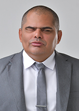 Retrato de LUCIANO CAETANO