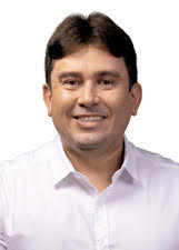 Retrato de HELDER CARVALHO