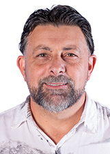 Retrato de FERNANDO BUENO