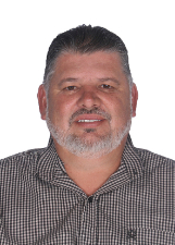 Retrato de MAURÍCIO BUENO
