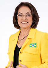 Retrato de ÉDINA KÜMMEL