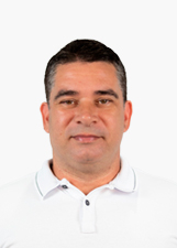 Retrato de JÚNIOR ALMEIDA