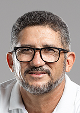 Retrato de JONAS ARAÚJO