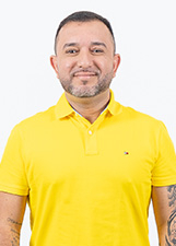 Retrato de LEO FREITAS