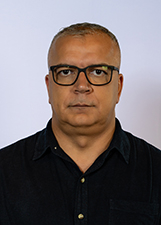 Retrato de DINEI DO RAIO X