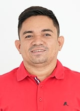Retrato de MAX MORAIS