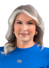 Retrato de LÚCIA BESSA