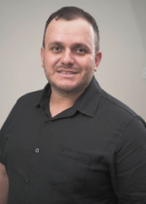Retrato de DOUGLAS GAROTINHO