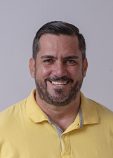 Retrato de LEONARDO DIAS