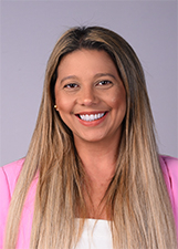Retrato de ENFERMEIRA FLÁVIA OLIVEIRA