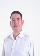 Retrato de NETO BOMFIM
