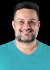 Retrato de LÉO MARQUES
