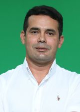 Retrato de DOUGLAS AZEVEDO