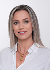 Retrato de CLAUDIA KOHLRAUSCH OLIVEIRA