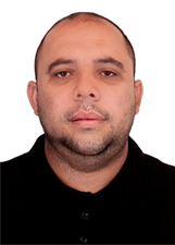 Retrato de RENATO LEITÃO