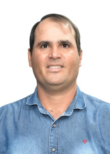 Retrato de VALMIR CANTA GALO