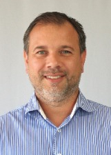 Retrato de JAMES BREY