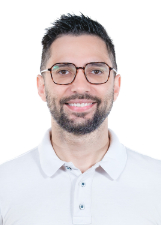 Retrato de MICHEL KARY