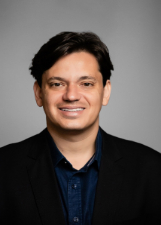 Retrato de BRUNO MARINHO