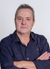 Retrato de WLADIMIR MENEZES
