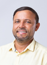Retrato de RONI TEODORO