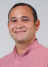 Retrato de JAMES BRAGA