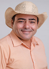 Retrato de ADRIANO REIS