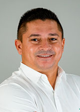 Retrato de DOUGLAS LIMA