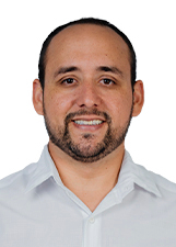 Retrato de DAIRON COUTINHO