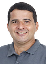 Retrato de DENIVAN COUTINHO