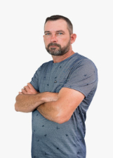Retrato de JUNIM VALADÃO